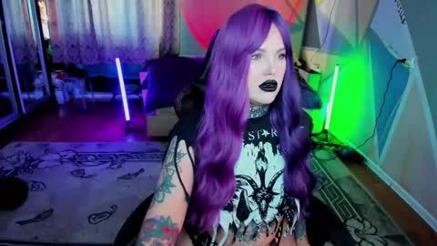 Snapshot of hannah_chaos chatting on February 20, 8:06 am Hannah online show from February 20, 8:06 am