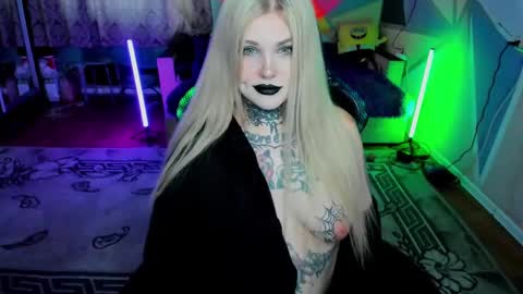 Snapshot of hannah_chaos chatting on February 25, 11:54 am Hannah online show from February 25, 11:54 am