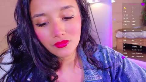 hannahmonttgomery  Help me reach 100 Hands up online show from June 4, 4:33 pm