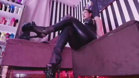 Snapshot of hannalicious4u chatting on September 25, 11:46 pm FOLLOW ME INTA MOONXMAFE online show from September 25, 11:46 pm