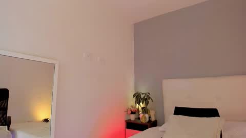 hannamartinnez online show from October 11, 8:55 pm