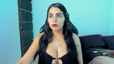 Hanna  online show from February 12, 9:38 pm