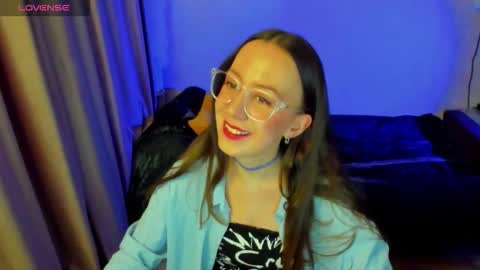 Stephanie online show from March 25, 7:28 pm