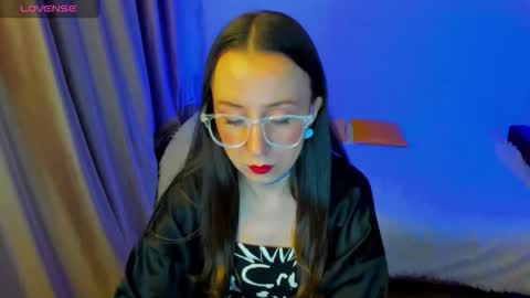 Stephanie online show from February 8, 9:50 pm