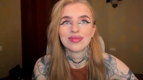 Julia online show from November 4, 5:12 am