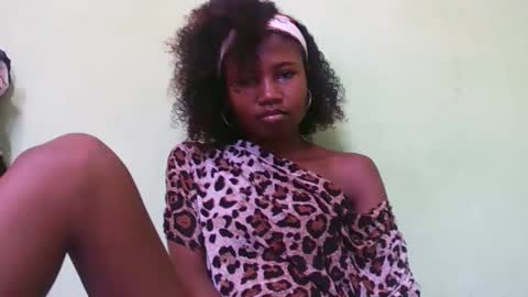 hasleyinah online show from March 15, 7:43 am