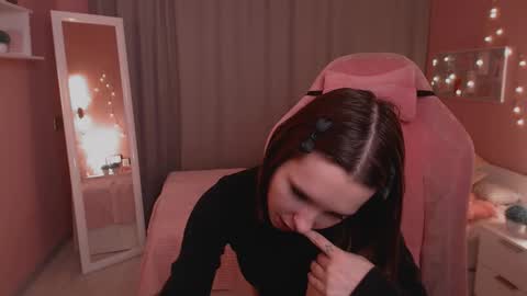 Mia online show from January 9, 1:21 am