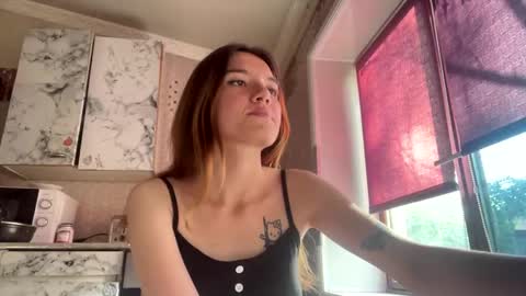 Lili online show from April 27, 12:13 pm