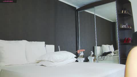 Helen online show from April 2, 11:40 am