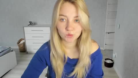 Snapshot of helen_angel_girl chatting on January 10, 9:55 am Helen sven online show from January 10, 9:55 am