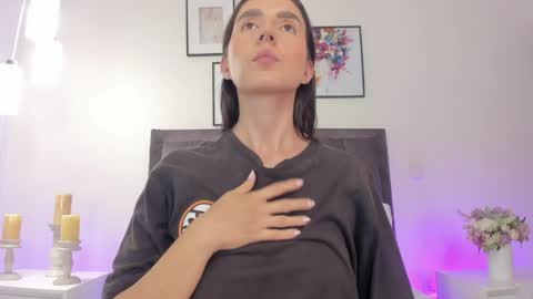 Helen  online show from April 5, 1:54 pm