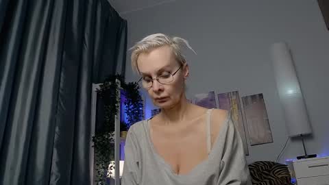Snapshot of helgahimmele chatting on January 20, 9:22 pm Helga online show from January 20, 9:22 pm