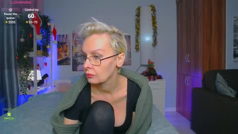Snapshot of helgahimmele chatting on December 20, 11:26 pm Helga online show from December 20, 11:26 pm
