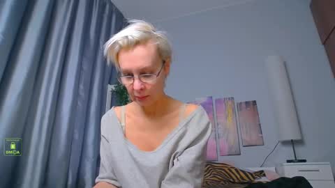 Snapshot of helgahimmele chatting on February 14, 9:56 am Helga online show from February 14, 9:56 am