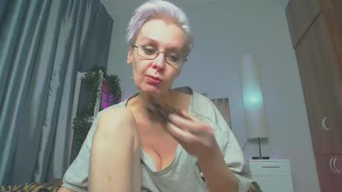 Snapshot of helgahimmele chatting on February 28, 11:12 pm Helga online show from February 28, 11:12 pm