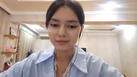 Snapshot of helgakraszewski chatting on October 5, 6:57 pm Alice online show from October 5, 6:57 pm