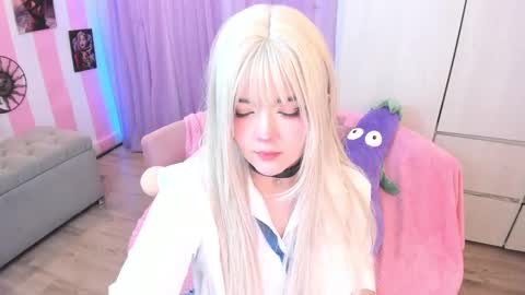 Snapshot of hell_fairy chatting on October 3, 3:00 am Laura online show from October 3, 3:00 am