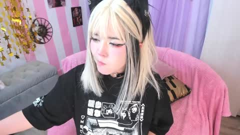 Snapshot of hell_fairy chatting on January 19, 3:08 am Laura online show from January 19, 3:08 am