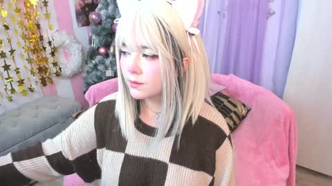 Snapshot of hell_fairy chatting on January 6, 12:59 am Laura online show from January 6, 12:59 am
