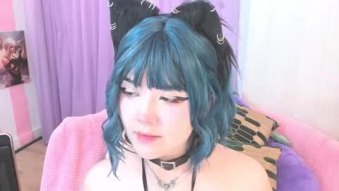 Snapshot of hell_fairy chatting on October 16, 4:15 am Laura online show from October 16, 4:15 am
