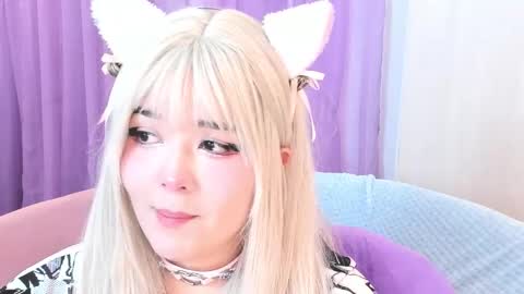 Snapshot of hell_fairy chatting on October 19, 6:15 am Laura online show from October 19, 6:15 am