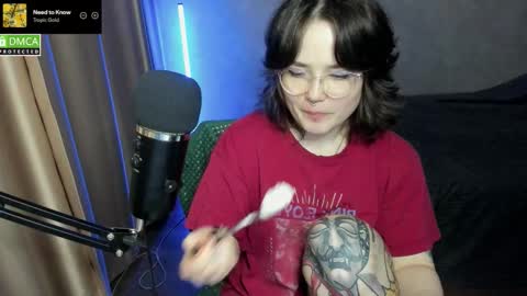 Red online show from December 5, 8:54 pm