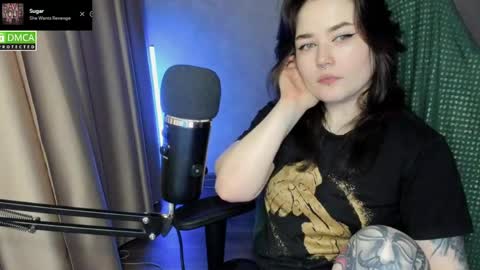 Red online show from April 8, 8:44 pm