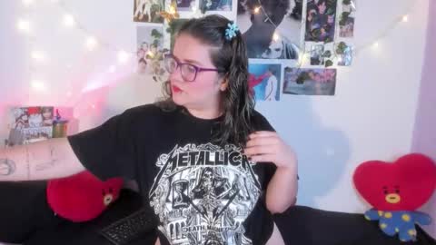 hellen online show from December 2, 4:36 am