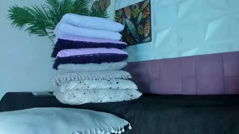 hellen     online show from December 17, 7:29 pm