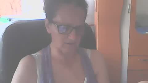 hellenmarie online show from July 7, 11:24 am