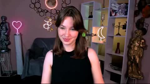 Snapshot of helli_belli chatting on October 17, 7:17 pm Helli online show from October 17, 7:17 pm