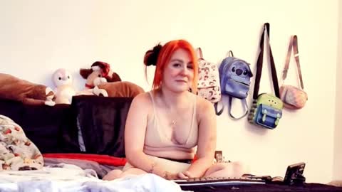 HellienaDesroser online show from September 28, 3:35 am