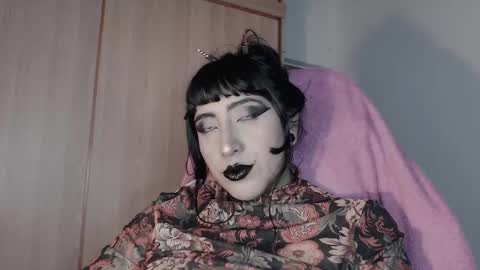 Snapshot of hello_demonkitty chatting on September 18, 8:29 pm SIMONA  online show from September 18, 8:29 pm
