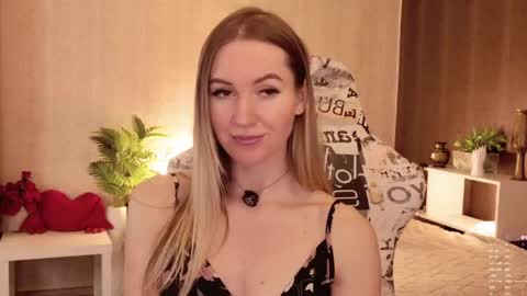 Alisia  Monday to Friday from 10 am to 4 pm GMT 2 online show from April 16, 8:14 am