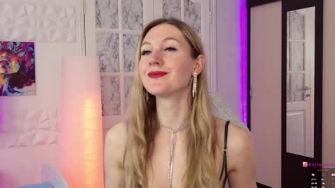 Alisia  Monday to Friday from 10 am to 4 pm GMT 2 online show from March 7, 8:13 am