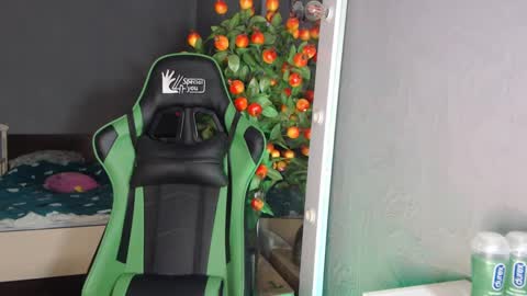 Snapshot of hentaishiing chatting on December 30, 6:05 pm Hentaishiing online show from December 30, 6:05 pm