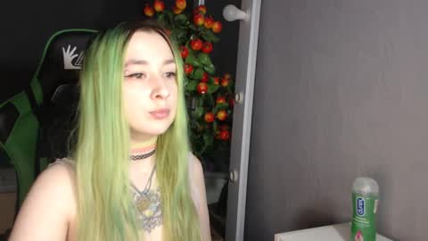 Snapshot of hentaishiing chatting on January 4, 5:47 pm Hentaishiing online show from January 4, 5:47 pm