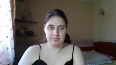 hess_luna_ online show from March 19, 10:19 am