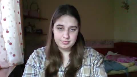 hess_luna_ online show from December 2, 10:17 am