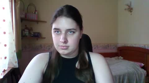 hess_luna_ online show from February 5, 10:29 am