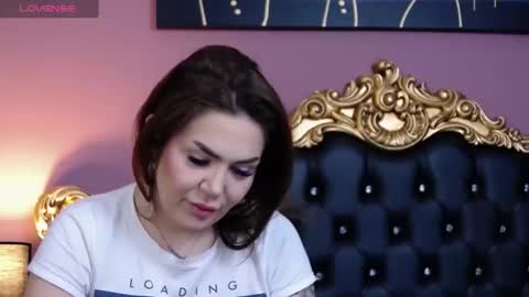 Snapshot of hessahessy chatting on January 14, 9:13 am Hessy online show from January 14, 9:13 am