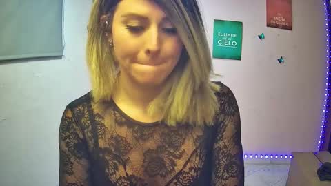 Hestesiaxx online show from November 14, 2:55 am