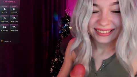 Snapshot of hey_nora_ chatting on January 10, 5:58 am Nora online show from January 10, 5:58 am