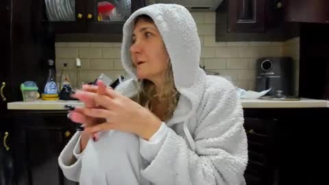 Snapshot of heyheygrey chatting on February 7, 9:05 am Heyheygrey online show from February 7, 9:05 am