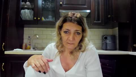 Snapshot of heyheygrey chatting on February 4, 3:47 pm Heyheygrey online show from February 4, 3:47 pm