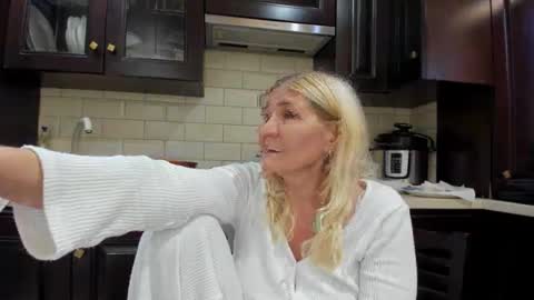 Snapshot of heyheygrey chatting on September 16, 10:56 am Heyheygrey online show from September 16, 10:56 am