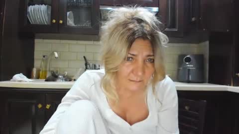 Snapshot of heyheygrey chatting on January 21, 1:08 am Heyheygrey online show from January 21, 1:08 am