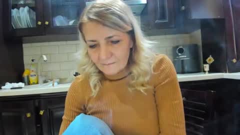 Snapshot of heyheygrey chatting on March 9, 2:21 pm Heyheygrey online show from March 9, 2:21 pm
