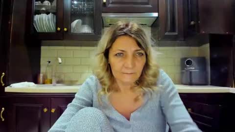 Snapshot of heyheygrey chatting on February 3, 10:14 am Heyheygrey online show from February 3, 10:14 am