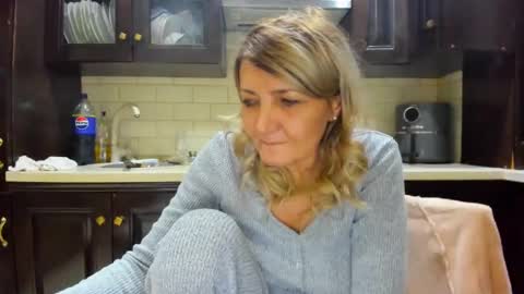 Snapshot of heyheygrey chatting on February 14, 8:15 pm Heyheygrey online show from February 14, 8:15 pm